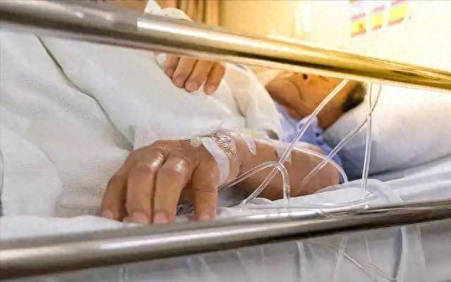 脑梗去世的人飙升！医生含泪苦劝：无论多大年纪，天热坚守3原则