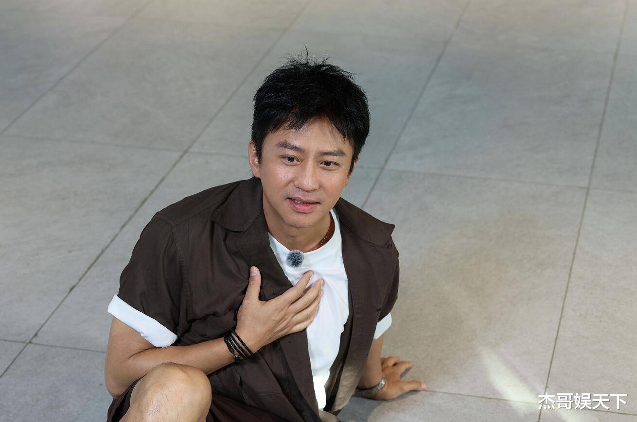 原创            鹿晗Angelababy话题大碰撞，邓超真人秀操作大揭秘，玩转娱乐圈的真功夫