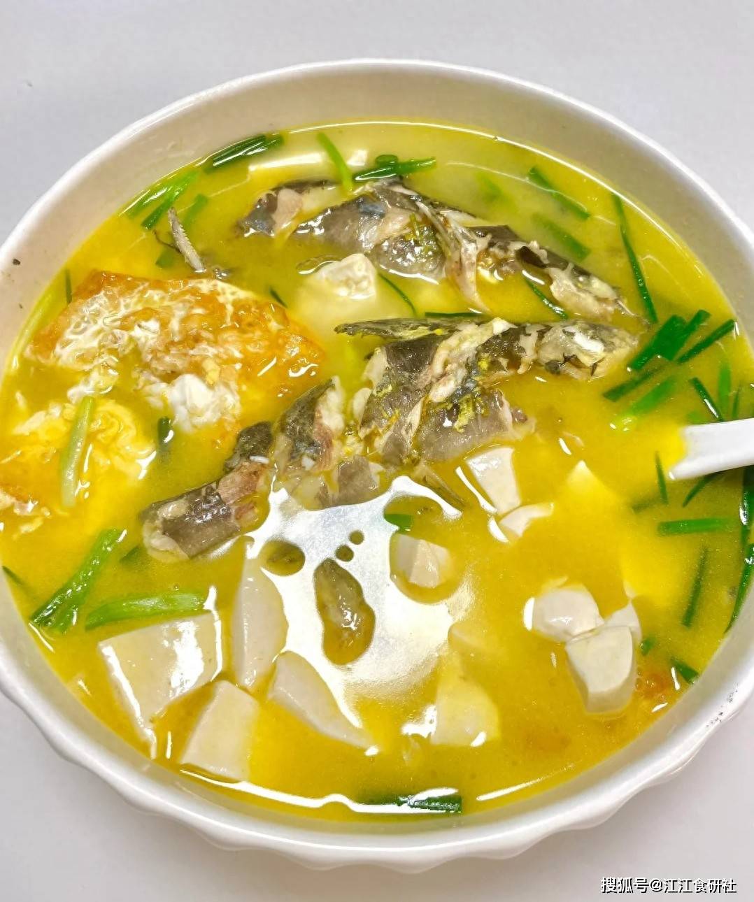 原创            男人多吃3种黄金食物！促雄性激素分泌，精力旺盛似小伙