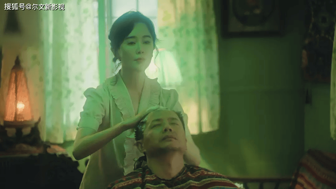 原创            《天道》美女芮小丹变身《扫毒风暴》洗头妹，左小青太有松弛感了