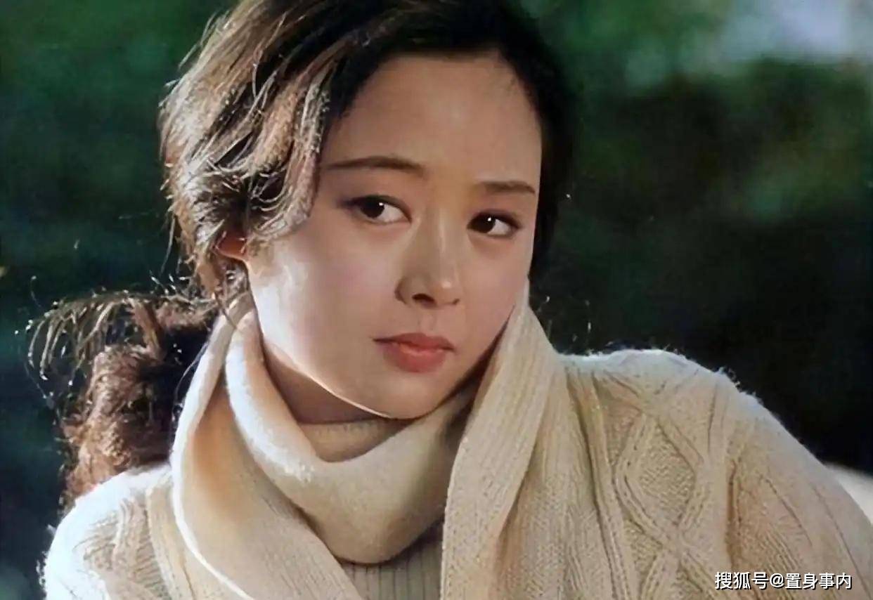 原创            65岁张瑜：一生没儿没女，离婚多年再见前夫仍难掩心动