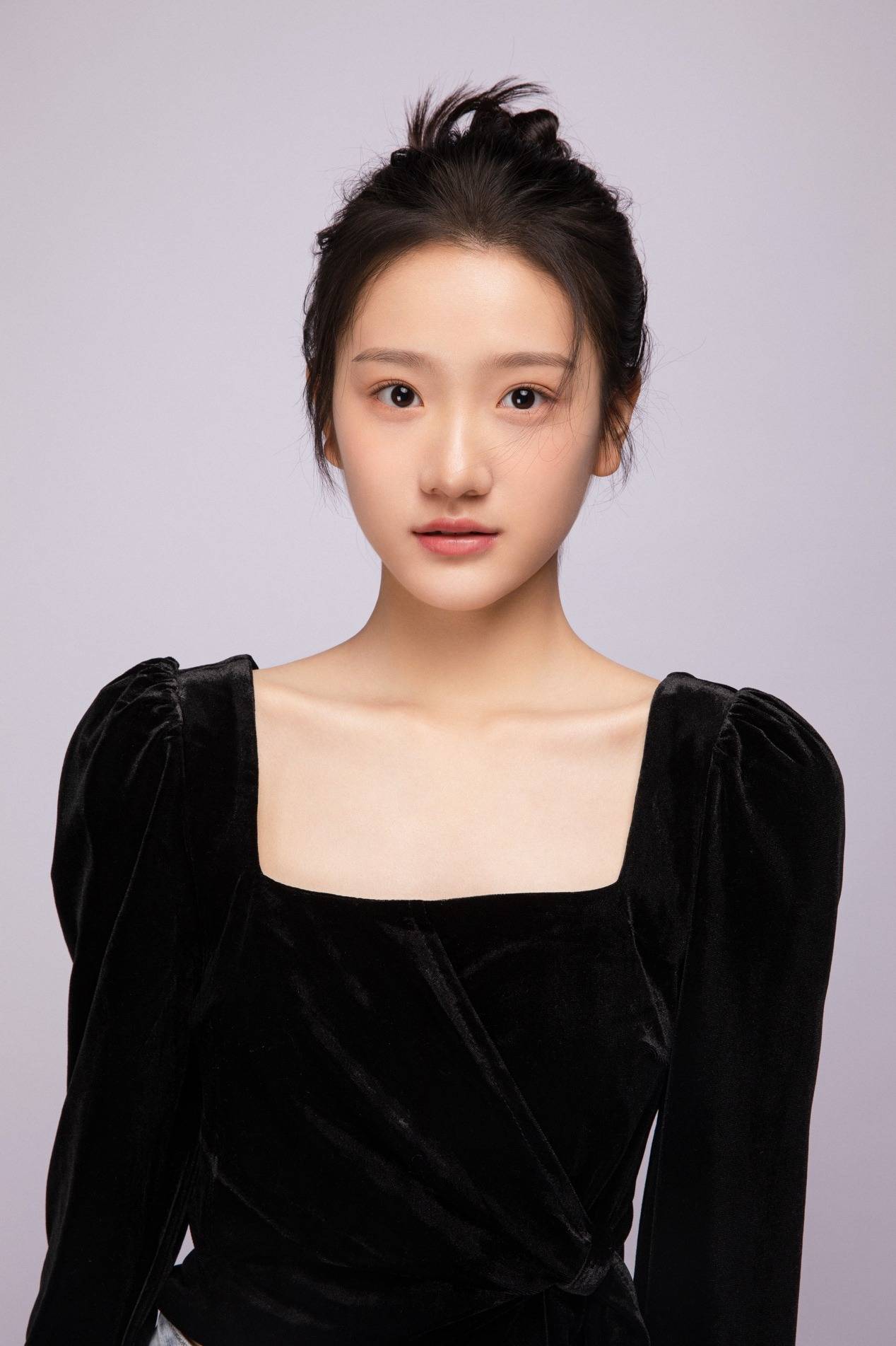 万合天宜新演员陈思羽首部电影《彩虹线》顺利杀青 新人首秀未来可期