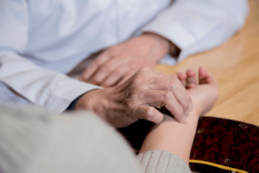 肩周炎疼痛难忍如何解决？南昌贡方堂老中医教你疏通经络止痛！