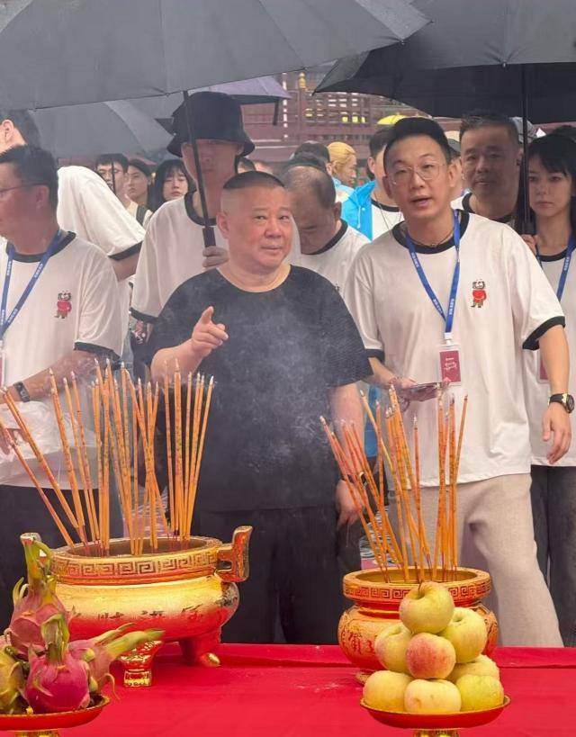 原创            德云社新剧开机！秦霄贤皮包骨来回扭，岳云鹏靠边站，C位太抢眼