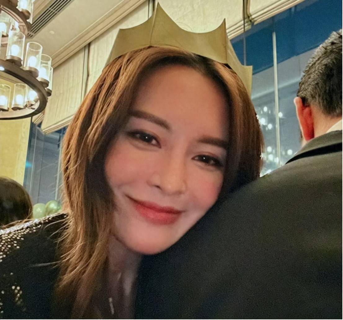 TVB花旦与相恋8年男友分手，获肌肉男暖心陪伴，被疑新恋情曝光