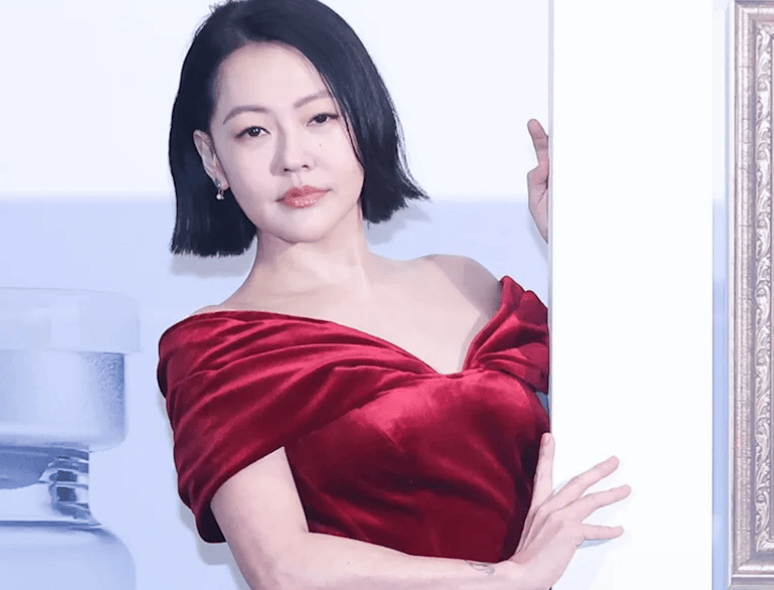 原创            小S今年复出无望！好友曝其可能明年2月后回归，女儿反倒开工了