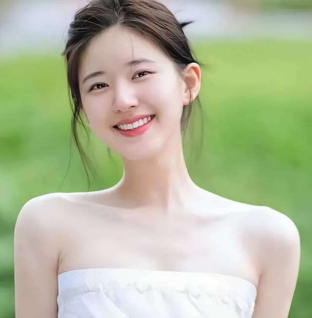 原创            赵露思指责公司去旅游不照顾她，被扒曾让助理穿袜子徒手接口香糖