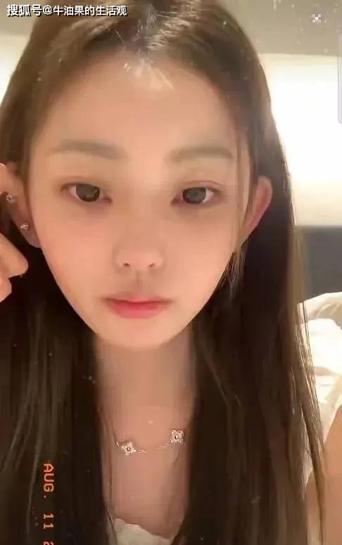 原创            王思聪换女友后续，懒懒直播哭肿眼又瘦又憔悴，拒绝回答分手问题