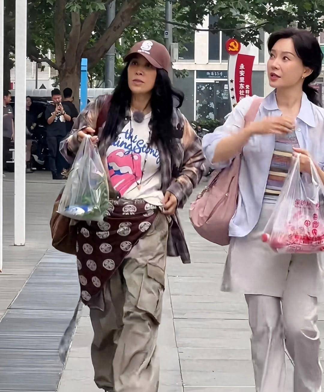 原创            48岁陈数养生太过口碑下滑 高能量那英被逼委屈：热了也不敢开空调