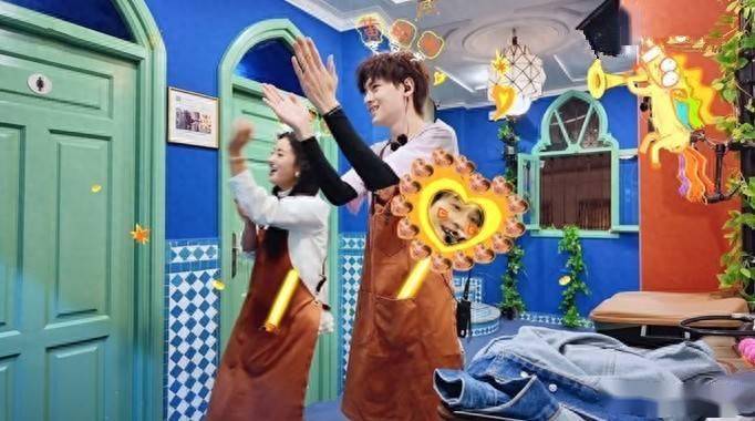 沈月、翟潇闻干活不忘捧黄晓明的场演出了怕被老板炒鱿鱼的我