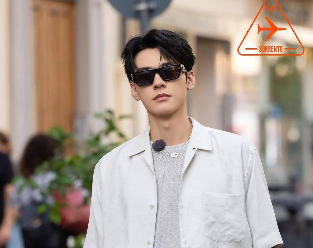 原创            看《地球超新鲜》：王玉雯“虎”趣横生，助力节目成综艺“黑马”！