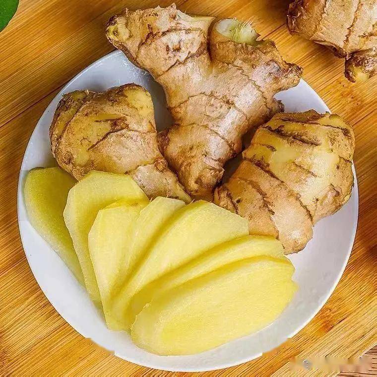原创            这根不起眼，却是天然“驱寒王”！炖肉一放，暖身入味，常吃不怕冷