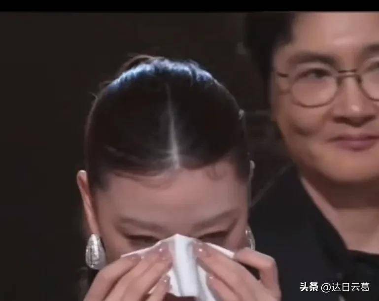 原创            对于23岁的单依纯，为什么网络上许多人如此刻薄，我的解析。