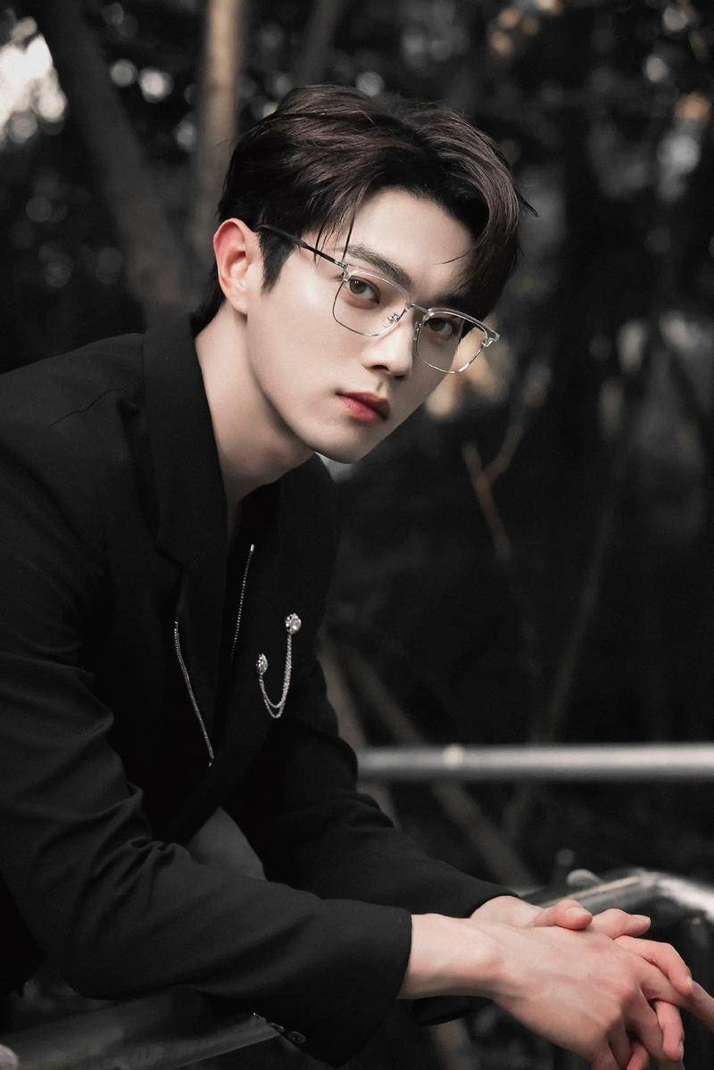 许荔莎曝许凯曾出轨目前已分手 许凯工作室否认：假！已报警