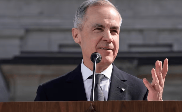 不敢硬刚美国，加拿大通知中国：加税25%！中方转手将订单给了澳大利亚，卡尼想搞事？