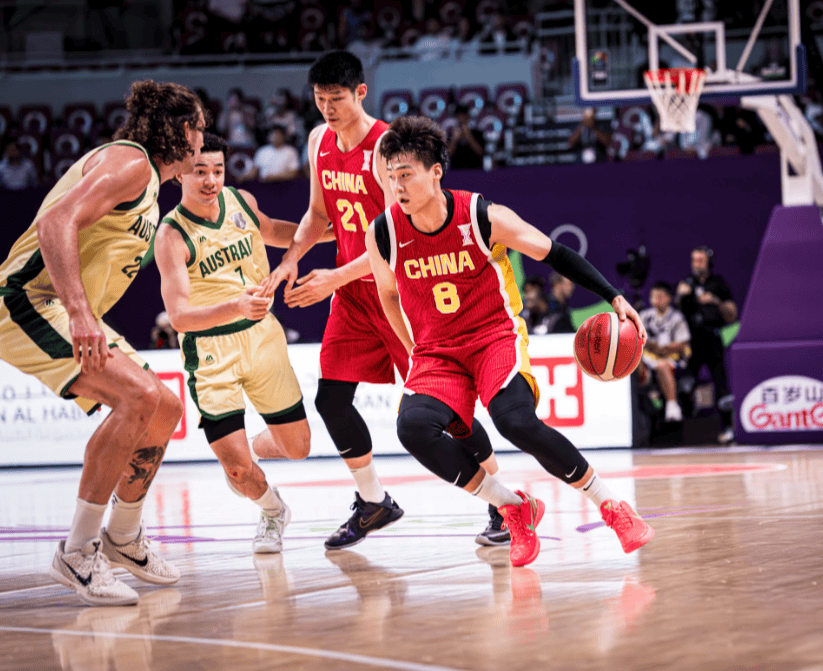 值得敬佩！赵睿诠释男篮精神 胡明轩决赛差点封神