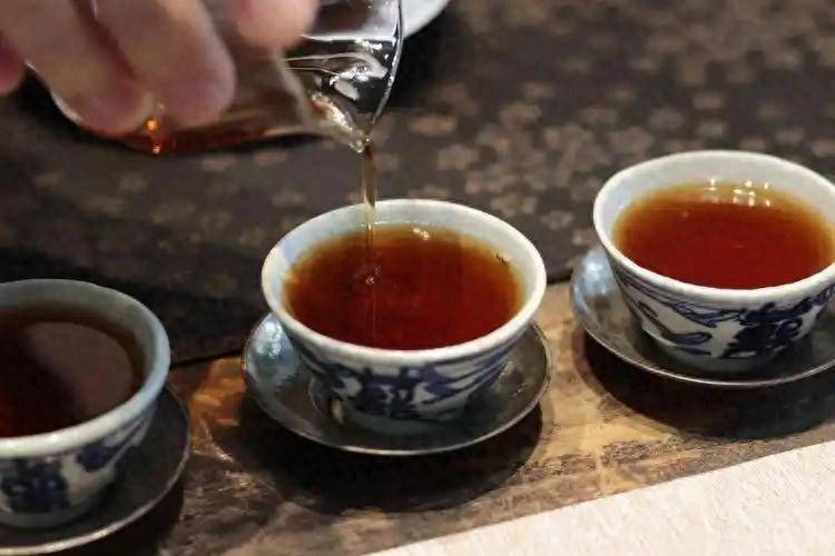 医生发现：大量喝茶的糖尿病患者，用不了多久，身体或有3大变化