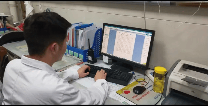 医师节专题丨以白衣为甲，以仁心为刃——致敬平凡中的生命守护者