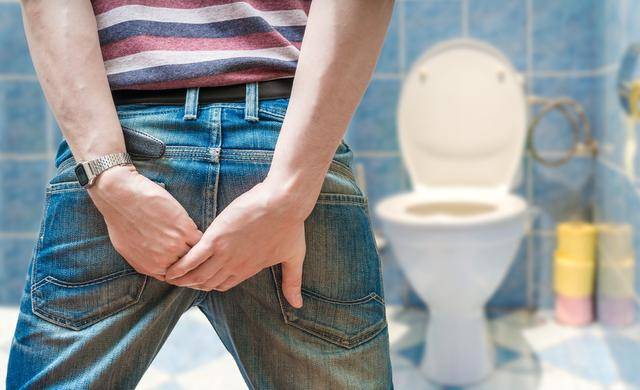 55岁男子每天大便三四次，确诊胰腺癌！5种异常或是身体“警报”