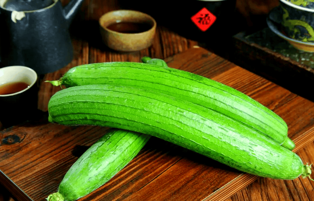 丝瓜正在大量上市，这二者万不可同吃，帕金森患者注意