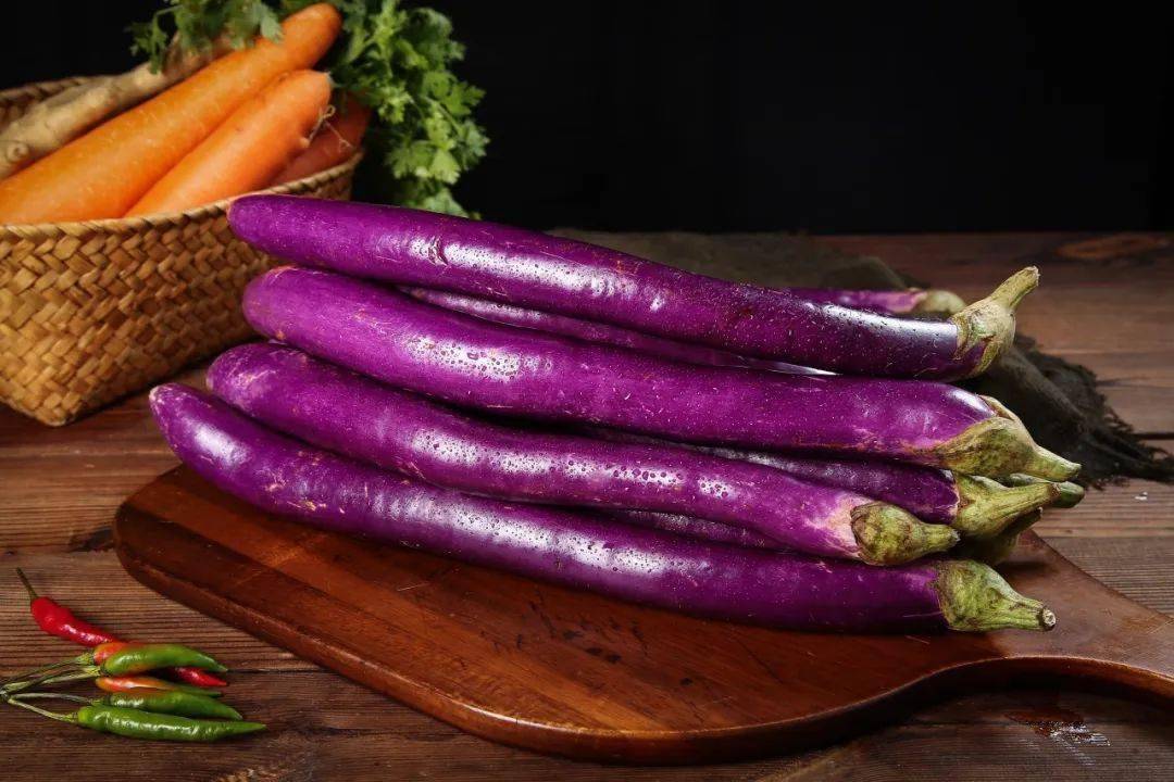 一碗绝妙的烧茄子，是夏日下饭的终极答案