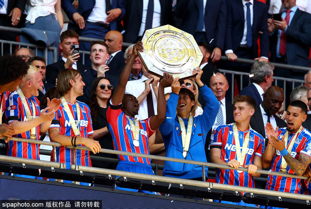 埃贝雷奇·埃泽加盟阿森纳：球衣号码选择背后的故事与期待