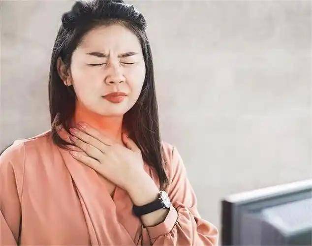 医生直言：喝金银花茶的慢性咽炎患者，一段时间后，或有5个变化