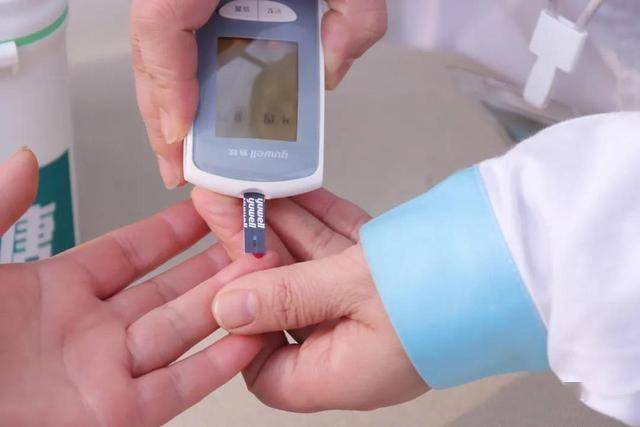 糖尿病患者不能吃玉米？医生提醒：血糖最不喜欢的，其实是这5样