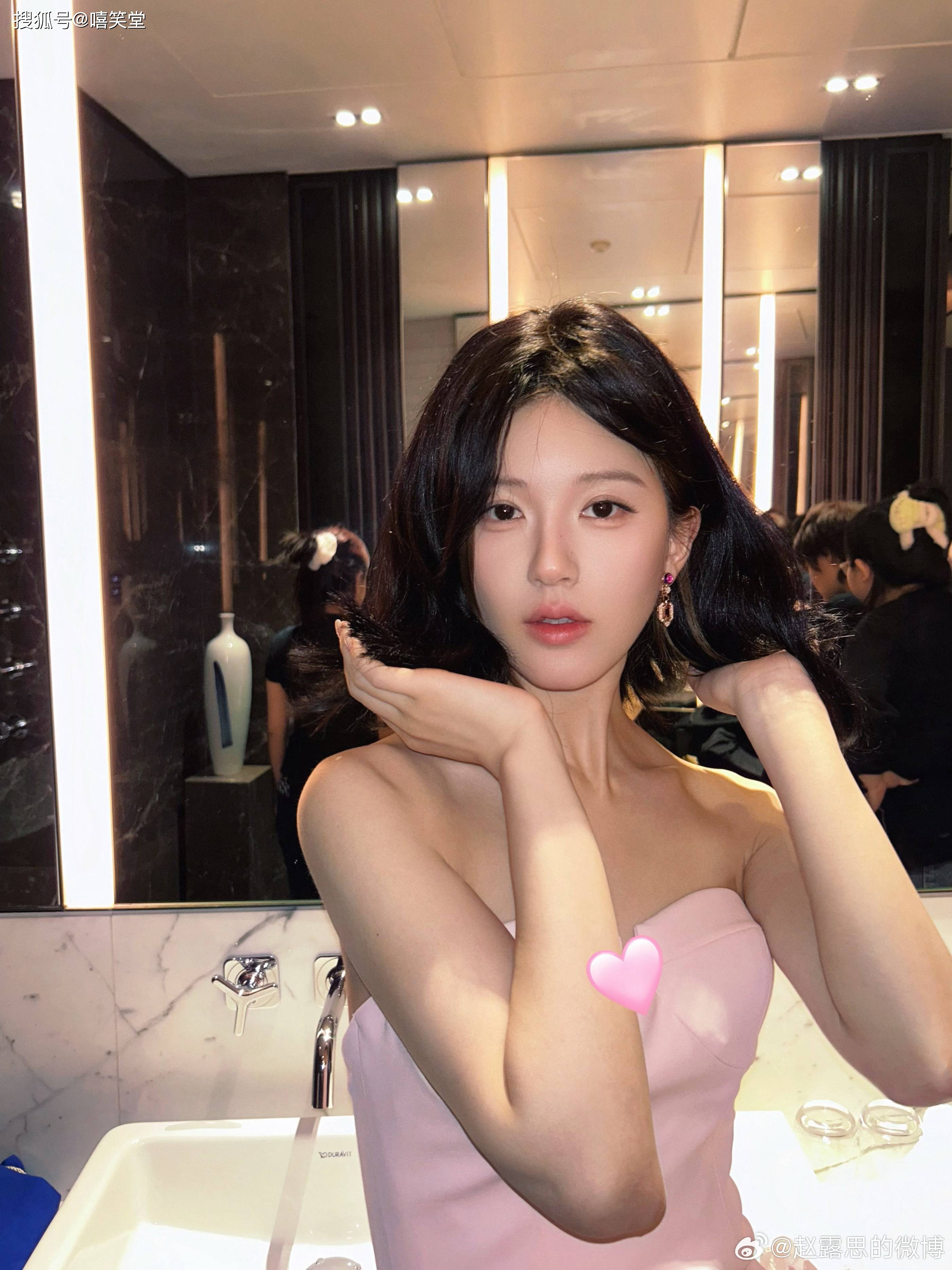 原创            刚刚！赵露思被CARDI B邀请合作！