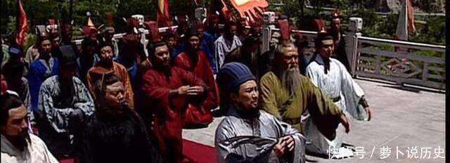 原创            原创群臣上表汉献帝劝刘备称王的名单中，关羽为何屈居第六位？