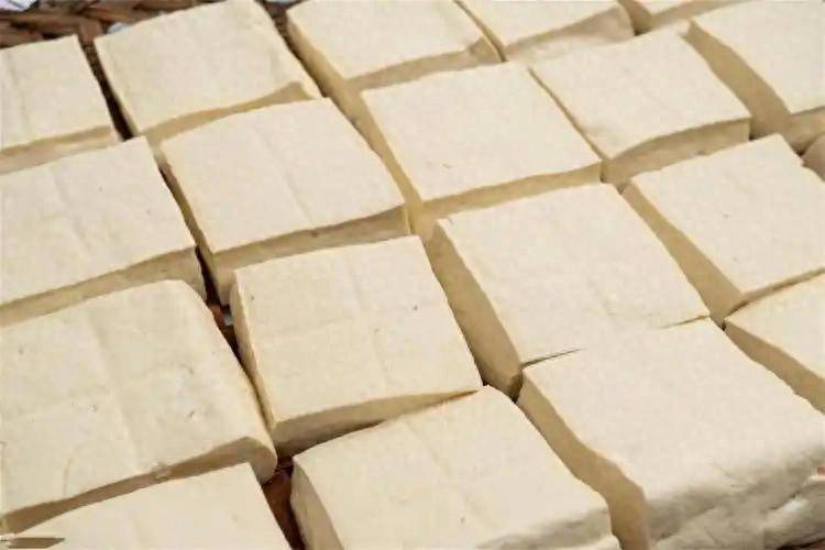 豆腐是高血压的“抑制剂”？提醒：想要血压稳定，这4物可以常吃