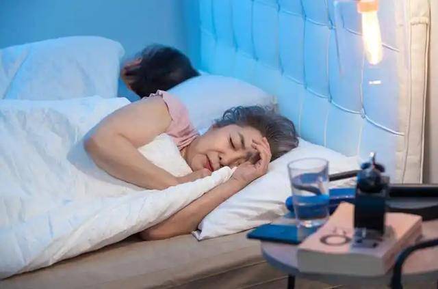 医生研究显示：糖尿病患者若坚持睡午觉，不出2个月，或有3改善