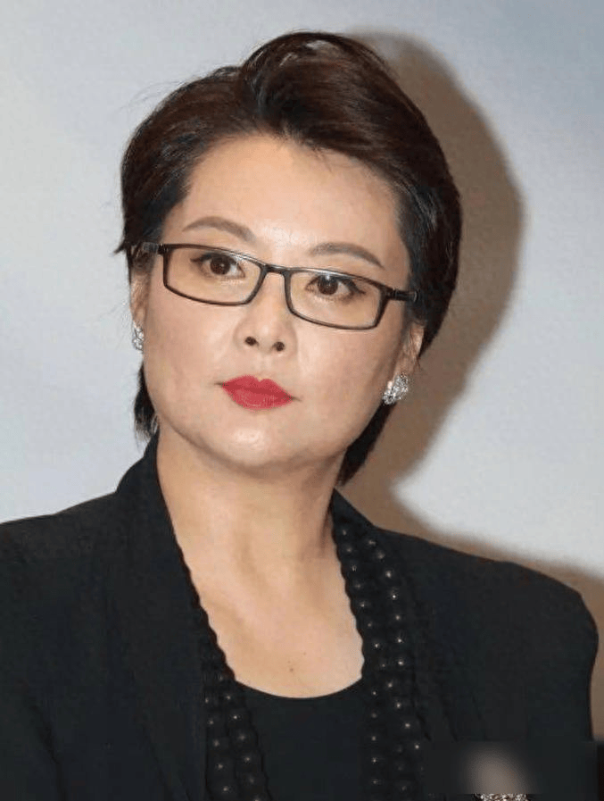 章子怡“导师人设”崩塌？袁立爆料：她拿几千万酬劳配合节目组