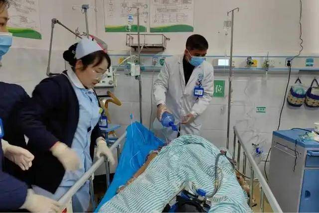 59岁大伯心衰，经常运动、不抽烟，医生惋惜：睡前4个坏习惯害的