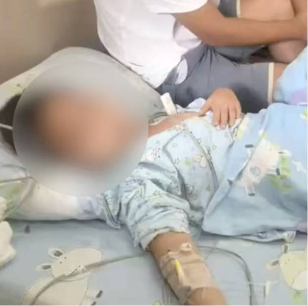 6岁男童沙滩光脚踩到死鱼后进了ICU！家属：脚保住了不用截肢……医生紧急提醒→