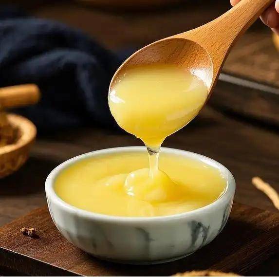 蜂王浆是用开水还是温水泡？泡水喝一次放多少？为什么口感酸辣？建议这样吃