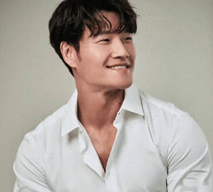 原创            50岁的金钟国官宣结婚啦！与尹恩惠、宋智孝们的CP统统BE……