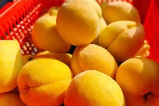 黄桃大量上市！调查发现：脂肪肝患者吃黄桃时，要多警惕这3点