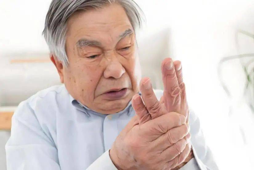 人不会无缘无故患帕金森，医生：患帕金森的人，背后有几个原因