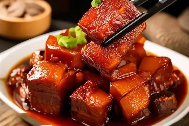吃他汀不能碰红烧肉？医生告诫：不只红烧肉，这5物再馋也要忌嘴