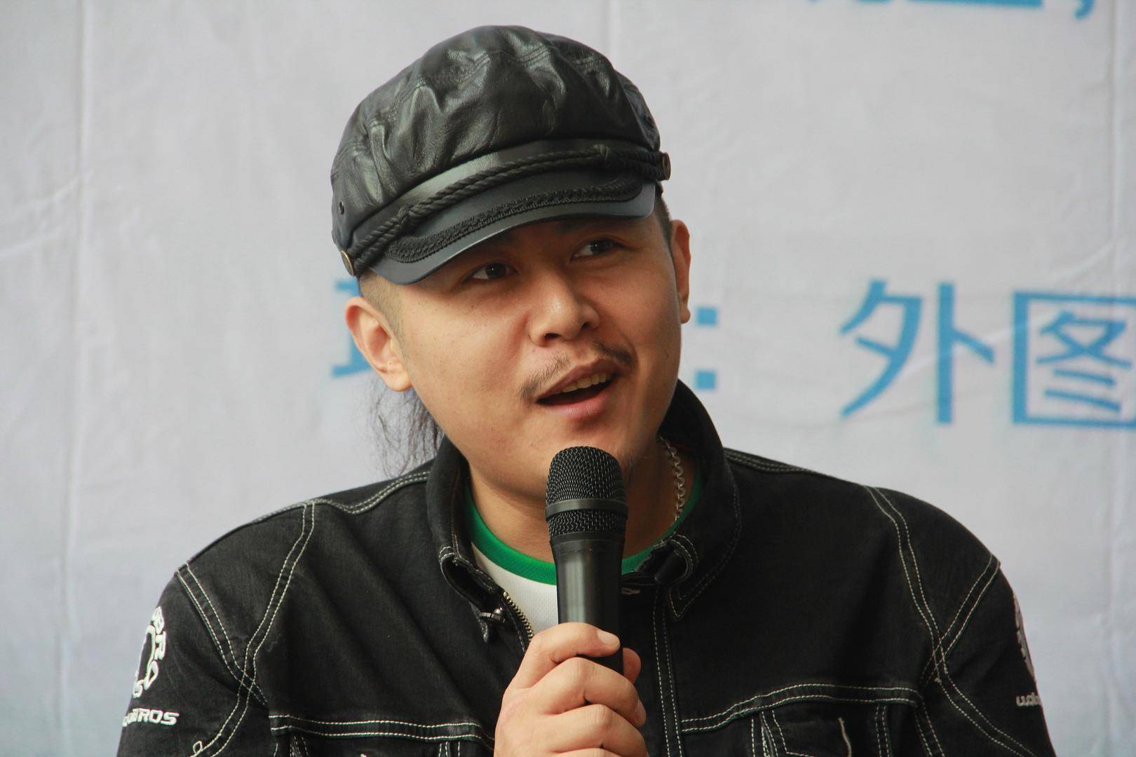 大冰直播道歉：对不起，我就不给单依纯道歉了