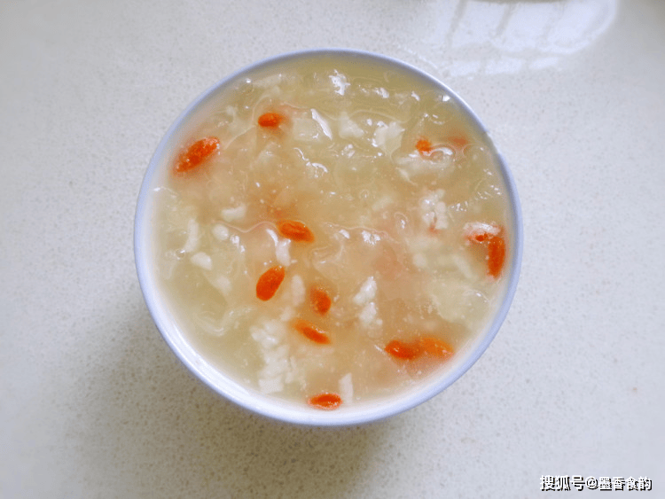 原创            秋冬必学！银耳粥的5种神仙吃法，润燥养颜超简单