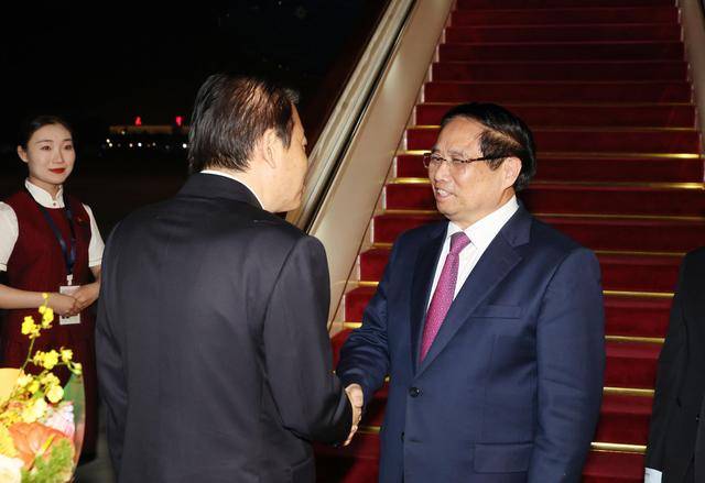 上合组织天津峰会｜越南总理范明政抵达天津