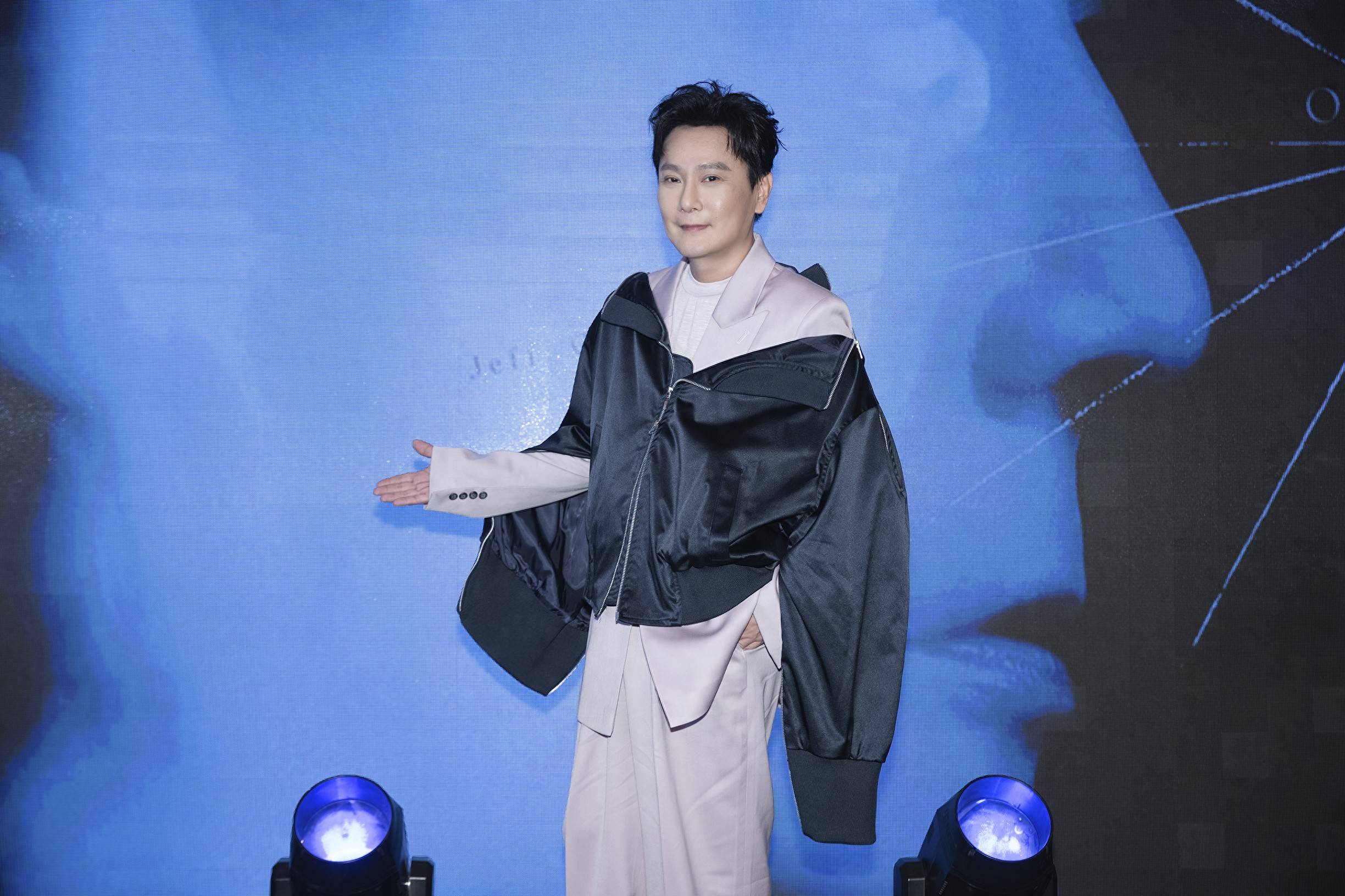 张信哲北京开箱《属于》专辑 音乐地图大满贯