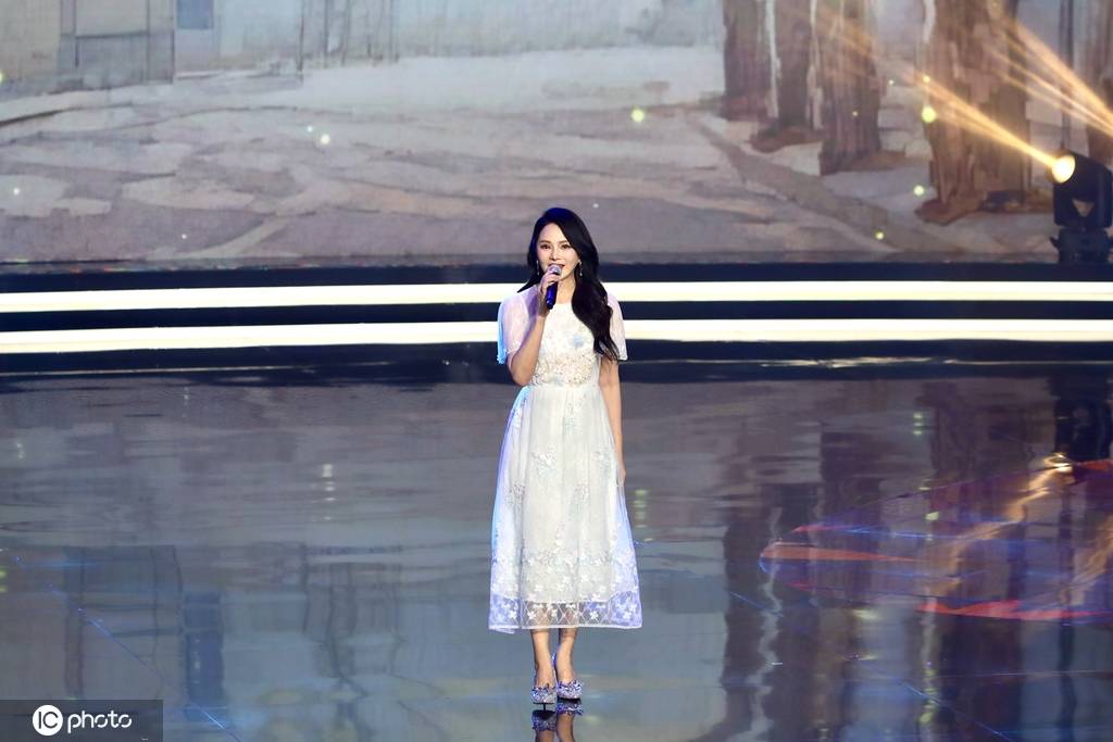 伊能静亮相海峡两岸青年汇展演活动