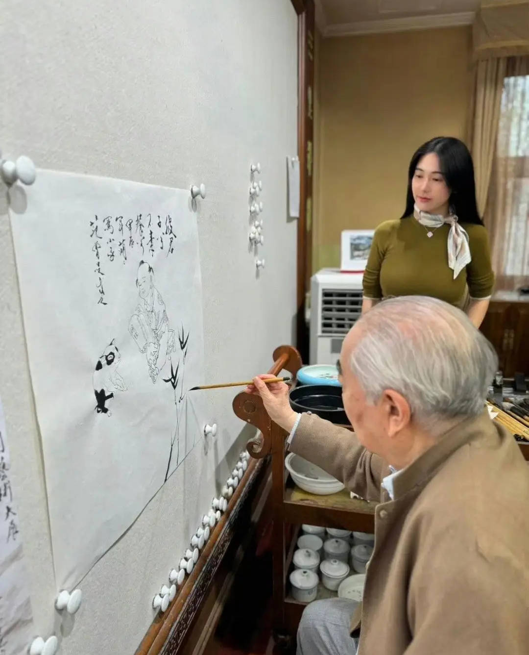 范曾女儿回应父亲被迫离家！称其被小50岁妻子带走后失联，大量古董书画被搬走