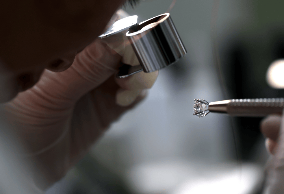 探访河南郑州培育钻石生产工厂