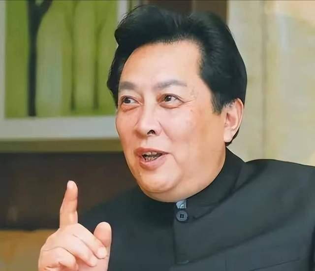 原创            从不怒自威到卖力搞笑，73岁唐国强的形象转变经历了什么？