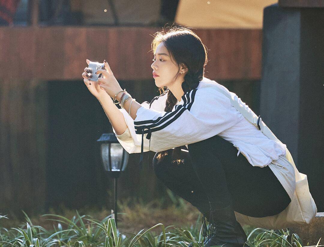 原创            陈数和张晚意对嘴喝一瓶饮料，让我看到了《花少7》有多假