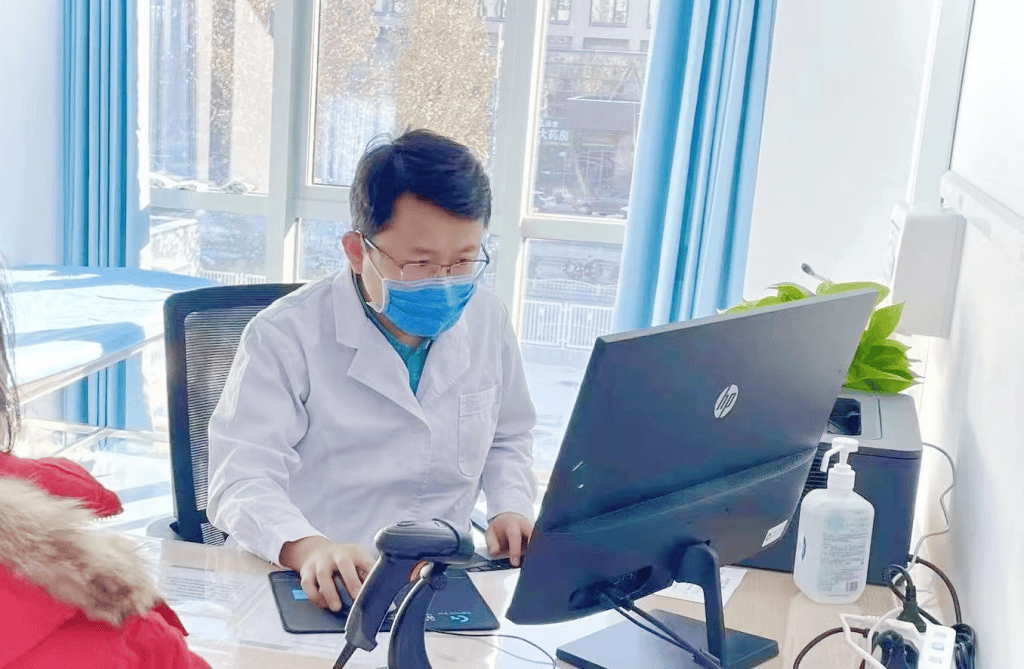 干吃蒙脱石散会造成窒息？专家提醒正确使用才可止泻护肠